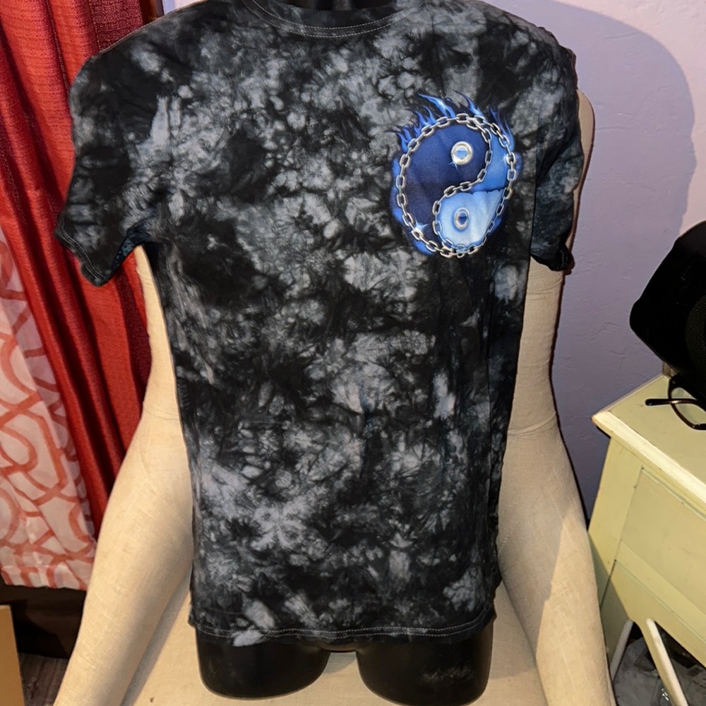 Urban outfitters size M Samborghini black die y shirt new